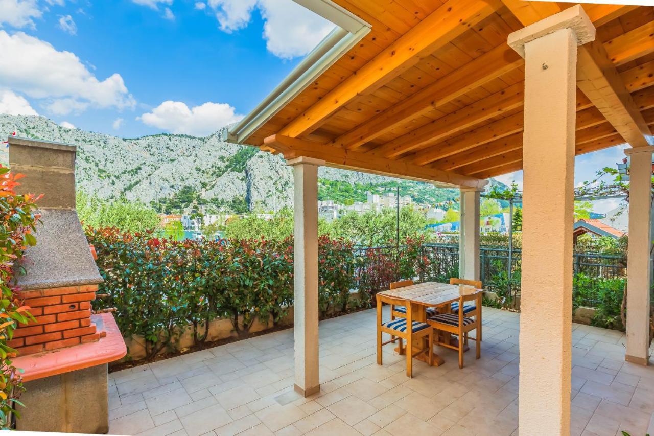 Downtown Deluxe Apartment Omis Exterior photo