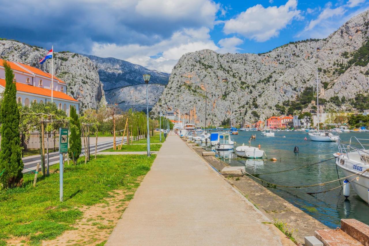 Downtown Deluxe Apartment Omis Exterior photo
