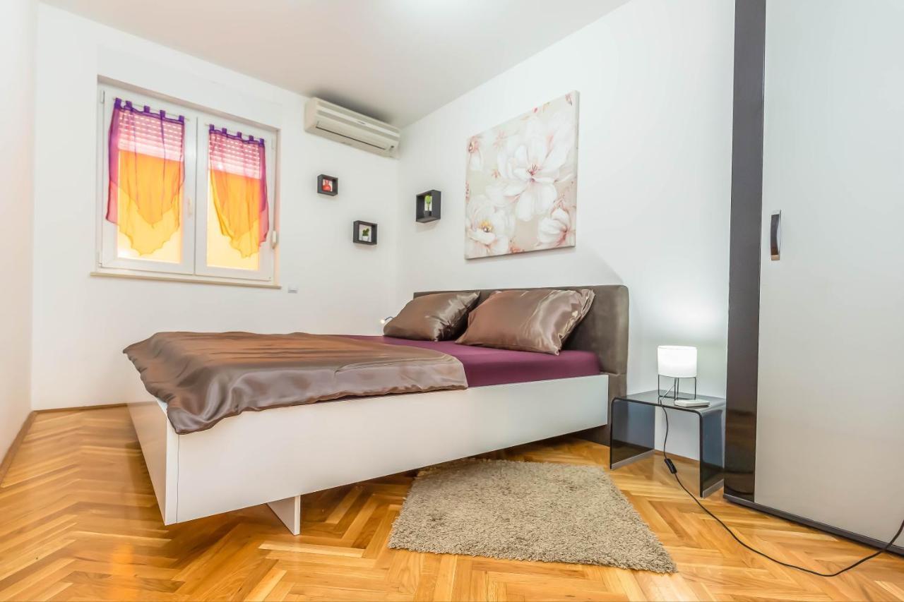Downtown Deluxe Apartment Omis Exterior photo