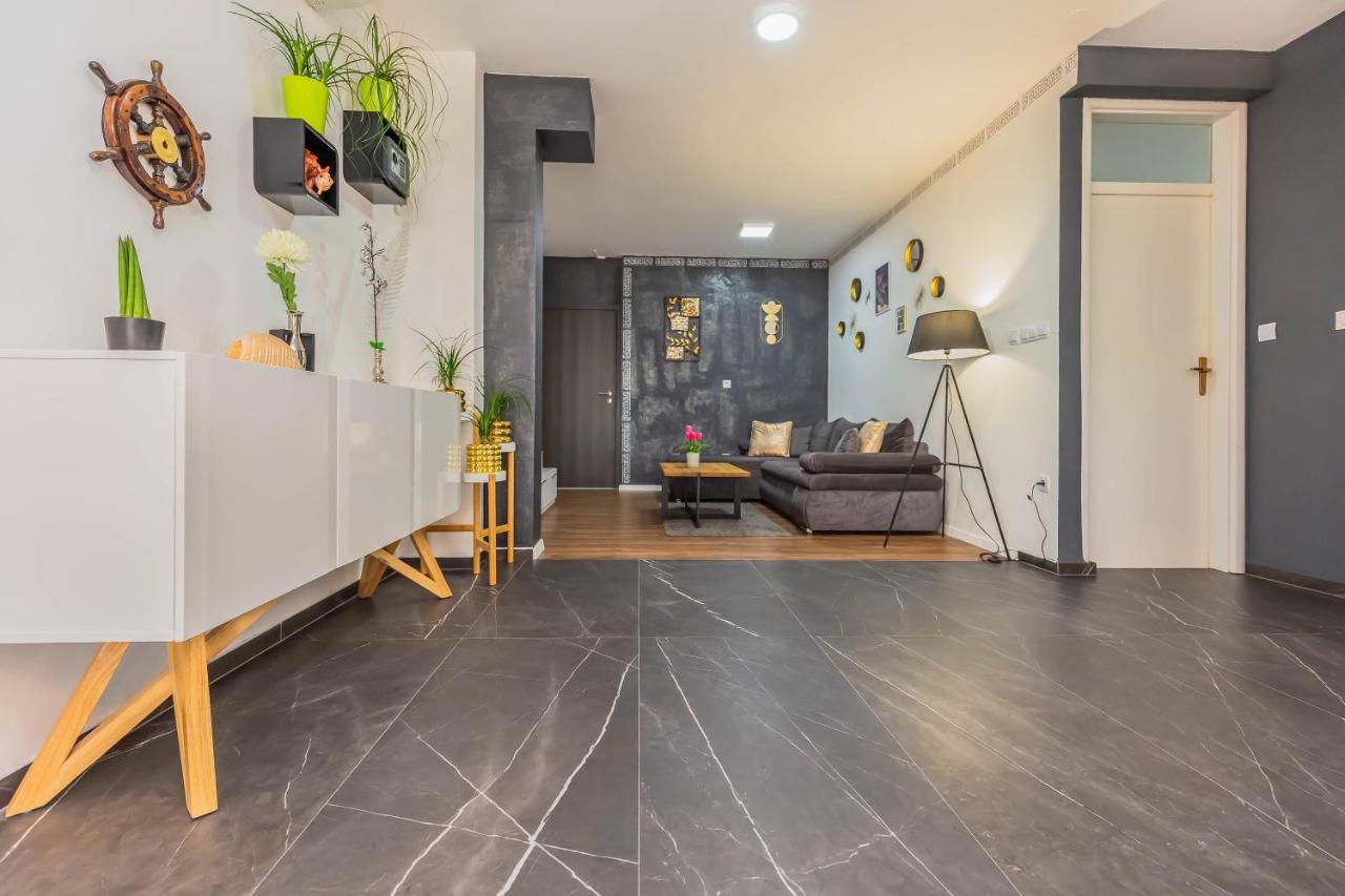 Downtown Deluxe Apartment Omis Exterior photo